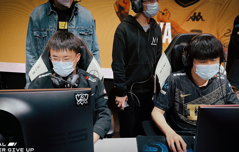 虚空1:0赢LCK？RNG败给DRX后被喷上热搜！微博沦陷惨遭粉丝爆破