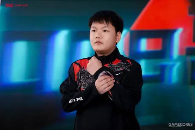 专访丨JDG.Yagao：中秋节、让二追三、全球总决赛，还有这两年