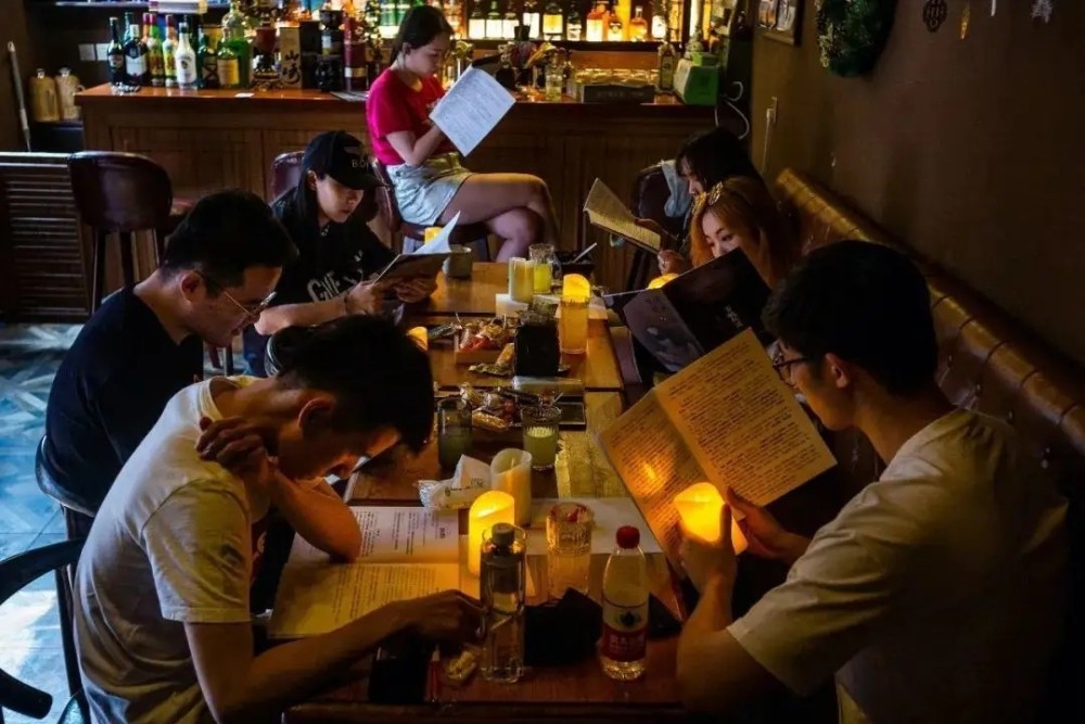 B站桌游棋牌狂欢节发布独家讯息，宝可梦集换式卡牌先睹为快！