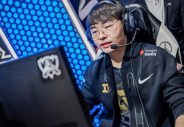 国外网友点评RNG，一场就看出问题所在，不改变后面还会输