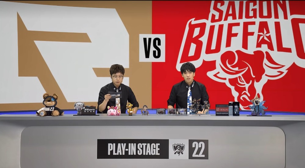 LPL千古奇案告破！解说米勒透露：柚子的4级潘森，是中单指挥的