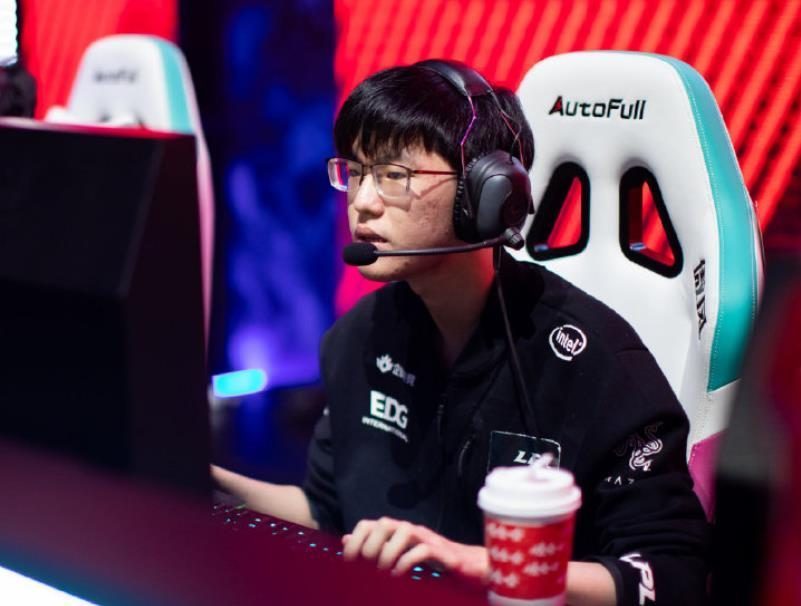 海外网友热议EDG不敌T1：EDG上野表现很差！LPL总是在BO1翻车