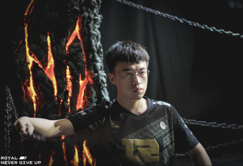 RNG干碎GENG！小虎证明实力，全华班迎来开门红，Chovy全场哑火