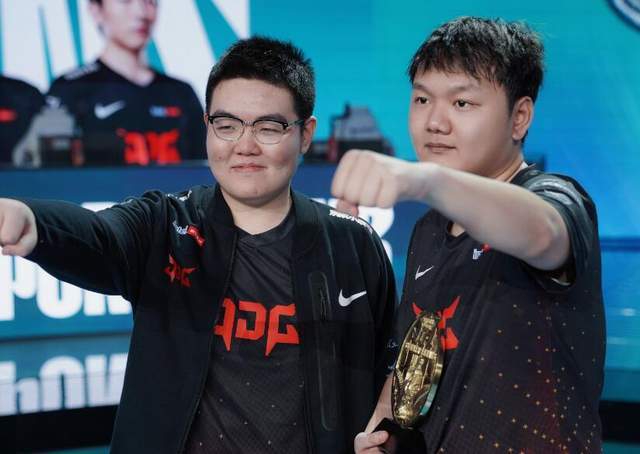 牙膏接受采访，立下flag不给自己留后路，不拿冠军明年直接退役