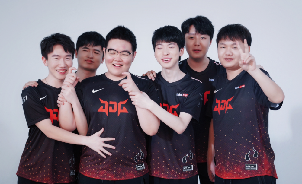 Missing锤石完成救赎！JDG有惊无险击败EG，拿下开门红