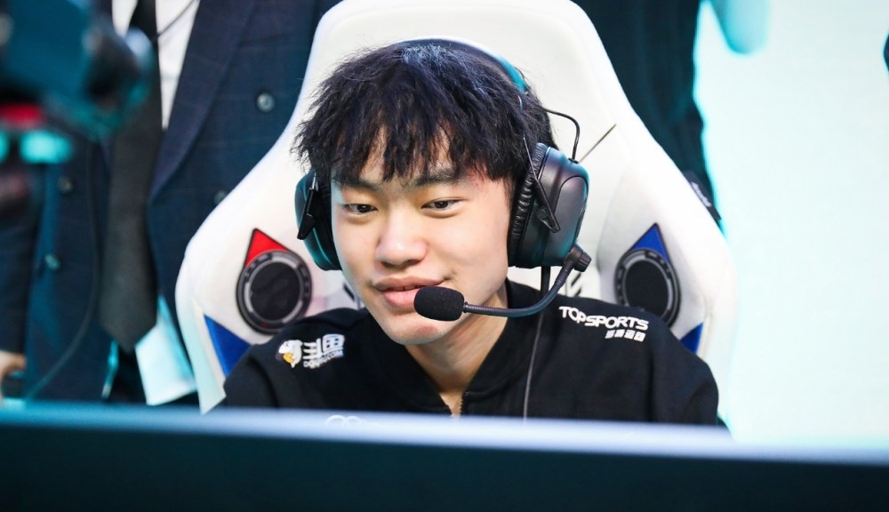 LPL下手太重！TES打出完美首秀，Knight一战超神，25层杀人书