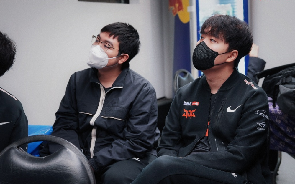 Yagao上演高光时刻，JDG险胜DK，管泽元点名Nuguri