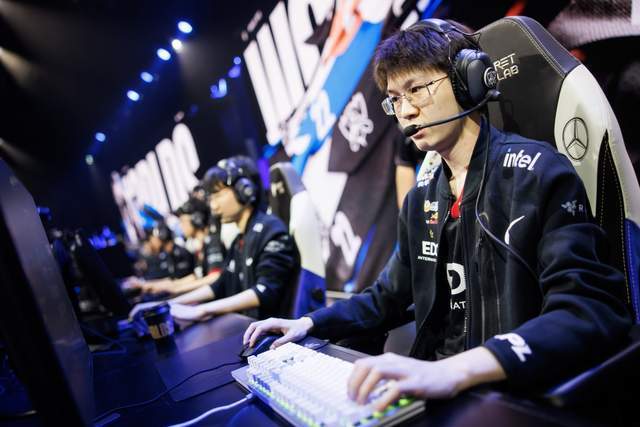 S12小组赛激战正酣，EDG对阵FNC欲复仇，TES力争小组第一