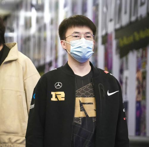 LOL：RNG三连胜位居第一，LPL队伍晋级分析，TES可以准备转会了