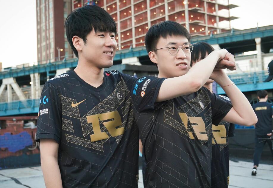 余霜以牙还牙，赛后开心到跳舞，庆祝LPL赛区战胜LCK