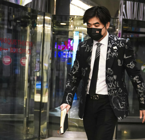 LOL：各赛区热议RNG三连胜，大师兄发文嘲讽NA，小虎采访引狂欢