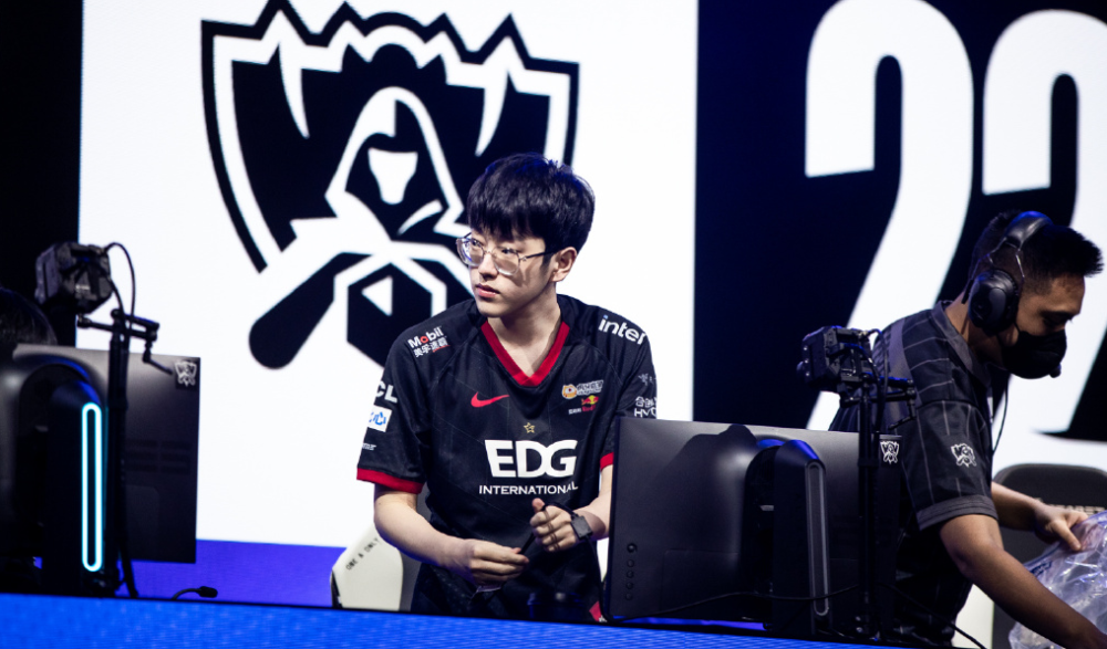 Scout无法前往现场参赛！EDG带来坏消息，细心粉丝发现问题