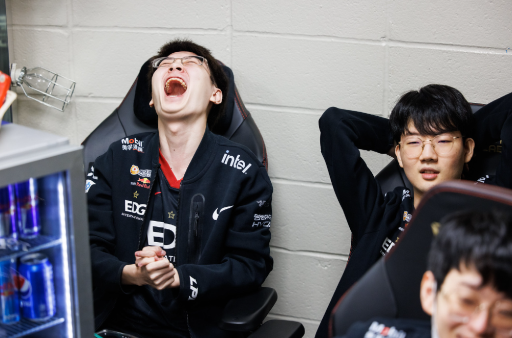 EDG拿到4胜1负，成为首个LPL晋级全球总决赛八强的队伍