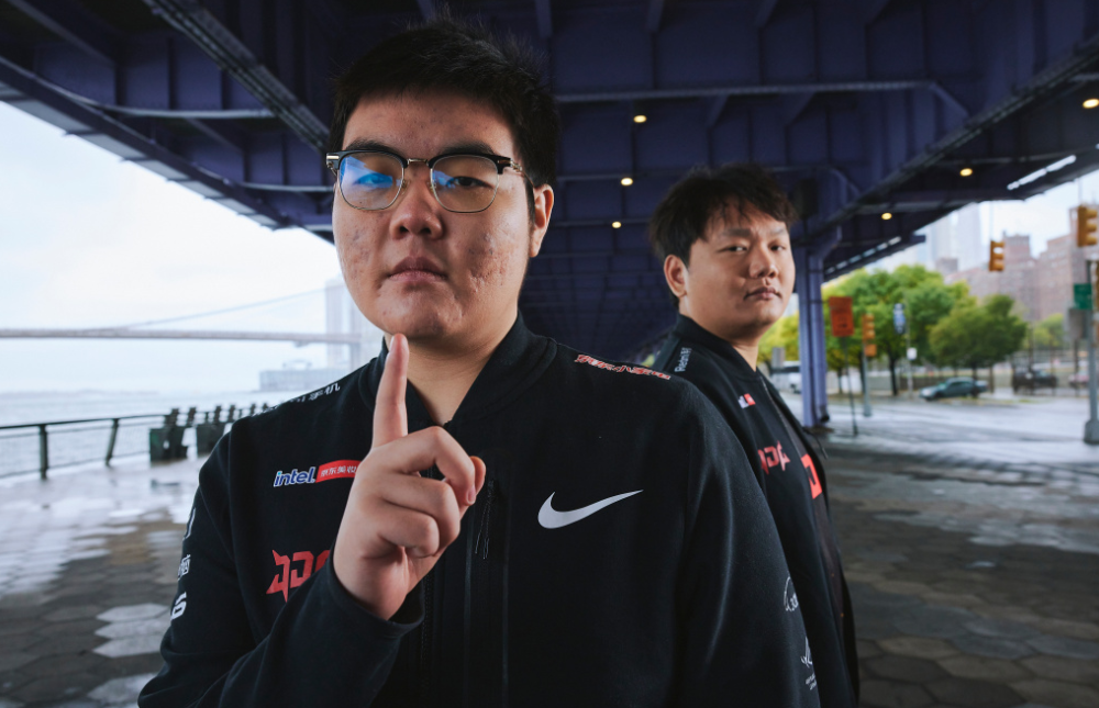 Caps失误频频，JDG轻松双杀G2，369放出夺冠豪言