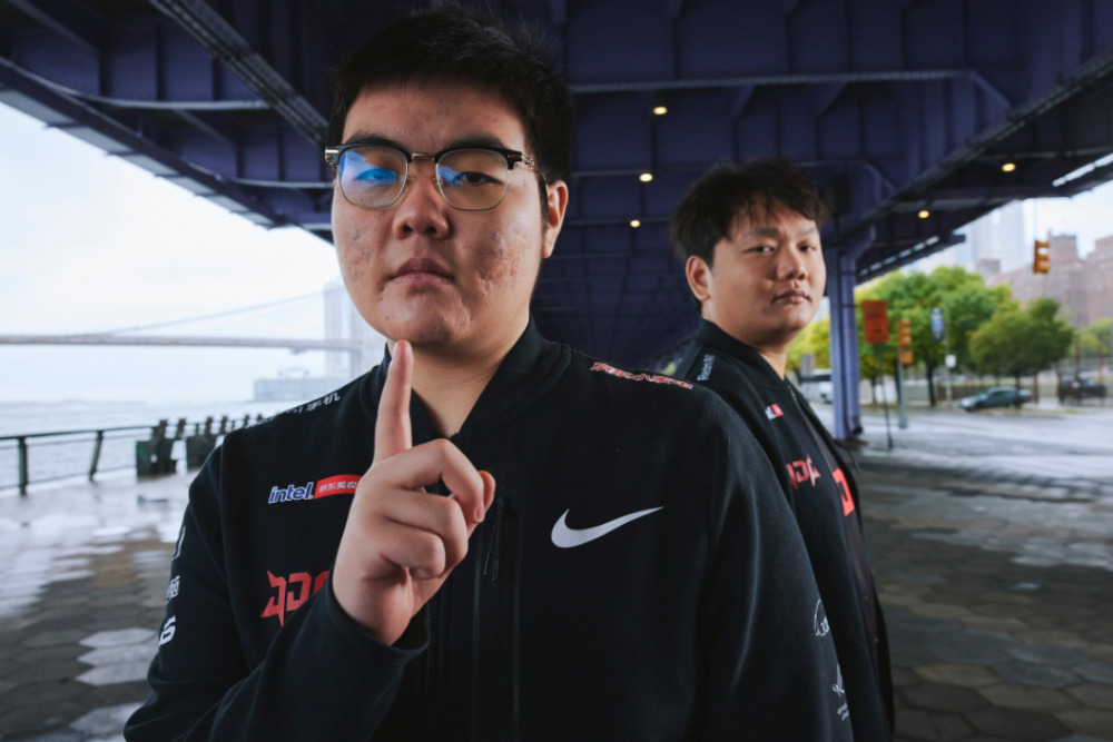 DK将JDG打出人机局，Canyon接管比赛，Kanavi被喷精忠报国