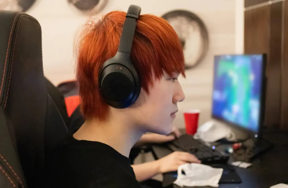 TES备战第二轮小组赛，T1小吕布肯定阿水：想和他下路对决