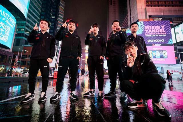 JDG翻盘DK牙膏成隐藏大腿，赛后采访节目效果拉满：369世一上！