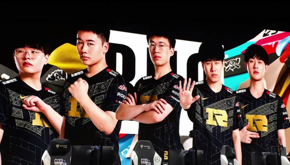 LPL全华班的希望！RNG全员带病出战，小虎直接超神，提前晋级八强