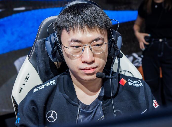 LPL公布选手六芒星图，4位中单差距巨大，小虎还不如替补选手