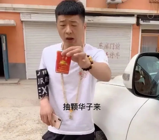 RNG带病晋级八强，老外神之一手成功避免LPL内战