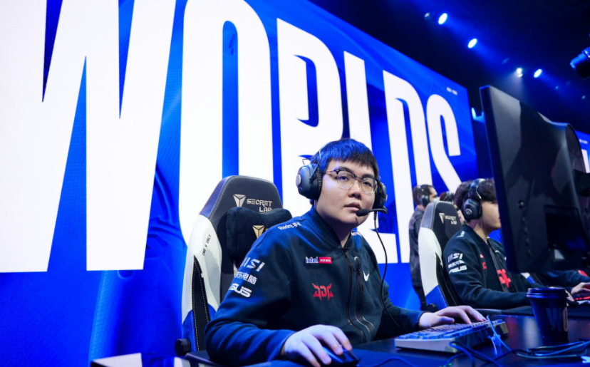 “换作UZI，就下一把了”，叉烧解说JDG比赛，开团乌兹引发争议