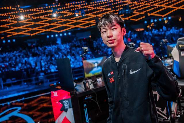 JDG抽中上上签，提前锁定S12半决赛席位？RNG对阵T1或止步八强