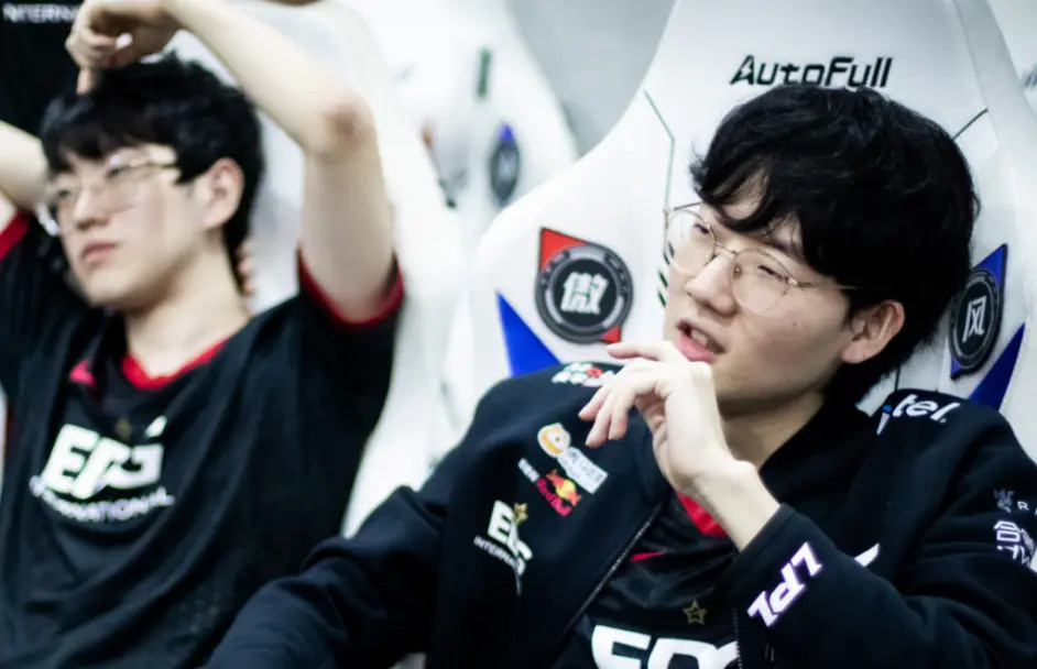 AI预测S12：RNG原本能夺冠，选手生病后，JDG登顶！