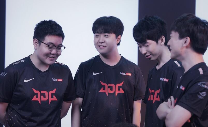 S12各位置OP英雄公布，5路都对我们有好处，拳头被吐槽偏袒LPL