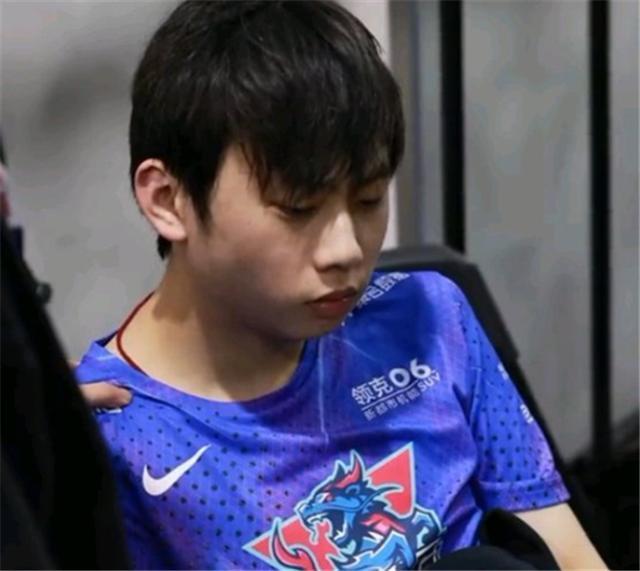 玩全华班梗？林炜翔喊所有LPL观众观赛，doinb：可那不是RNG比赛