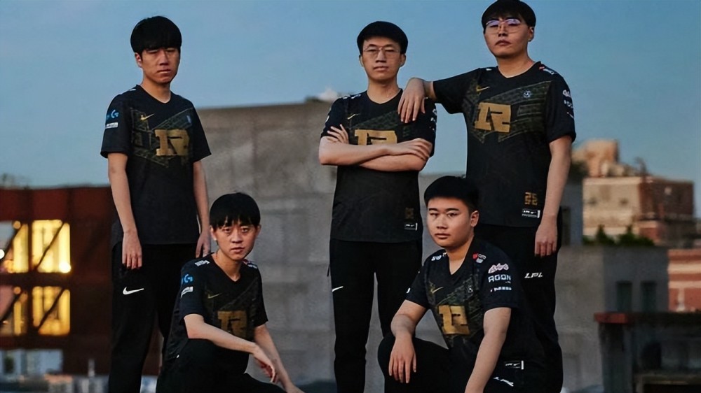 RNG中辅世界赛“稳定发挥”！T1降维打击完成0封，全华班全军覆没