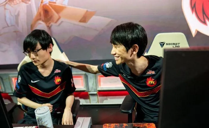 跟小天做朋友还是跟Doinb做朋友？网友回复：无脑冲大B老师！