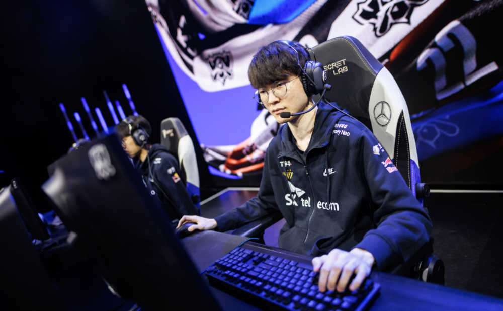 RNG惨遭T1零封！梦回S7？最让LPL粉丝担心的事开始发生