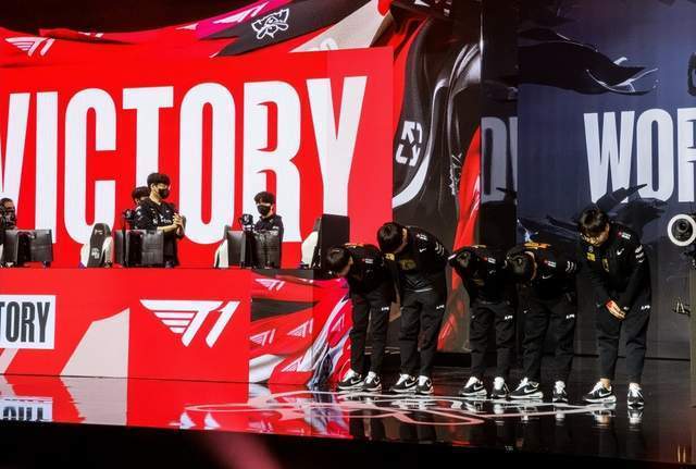 T1横扫RNG管泽元发博，JDG成最后希望，只有369能治Zeus了？