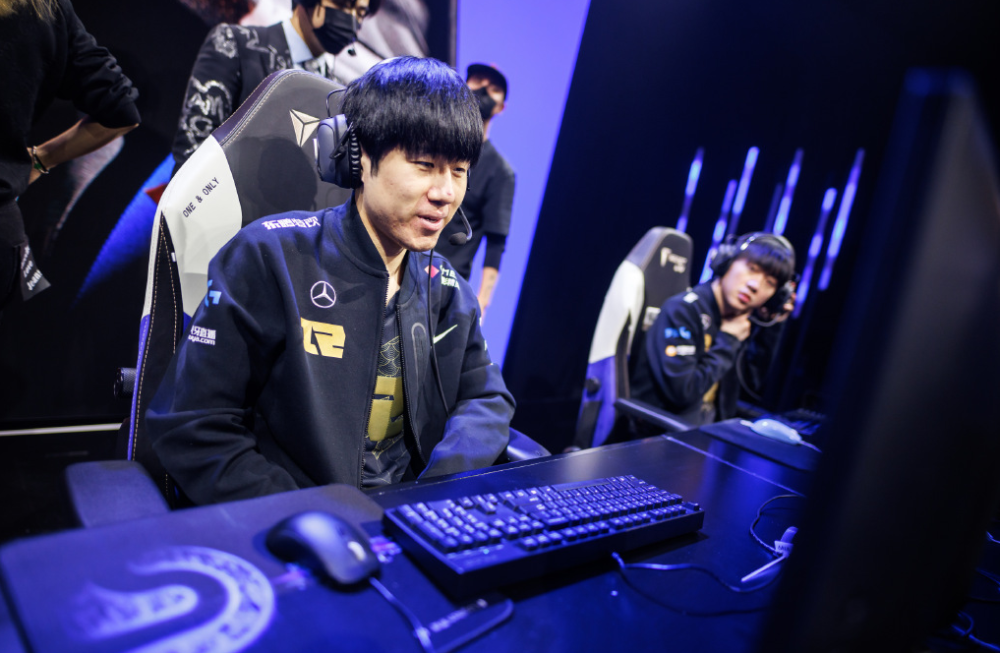 RNG无缘S12半决赛，Uzi说出心声，转会期悬念重重