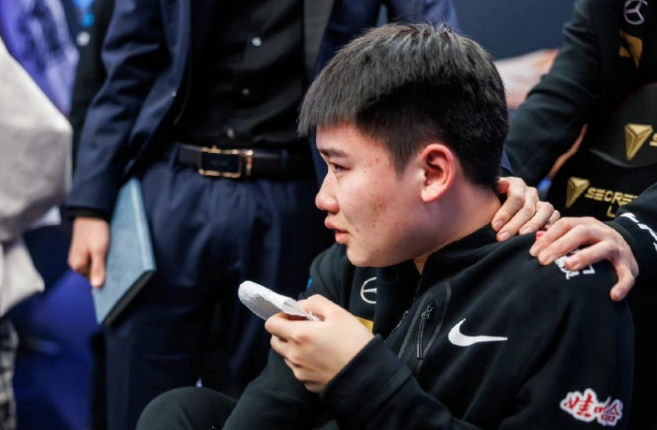 “Faker泪目图”火了，UZI锐评RNG凸显大格局，EDG传来好消息