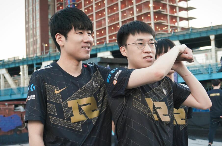 EDG给RNG送药，却被网友怀疑关系不正当，管理层发文回怼