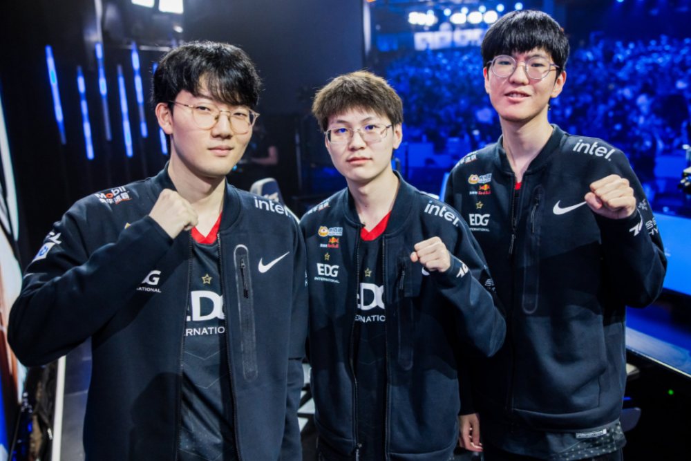 “Deft心态崩塌图”火了，EDG一战载入史册，水晶119血极限翻盘