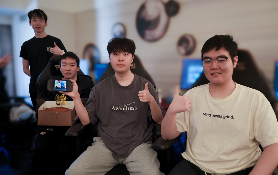 红米教练已经把版本答案公开了？大树纯陷阱，LPL教练快抄作业！