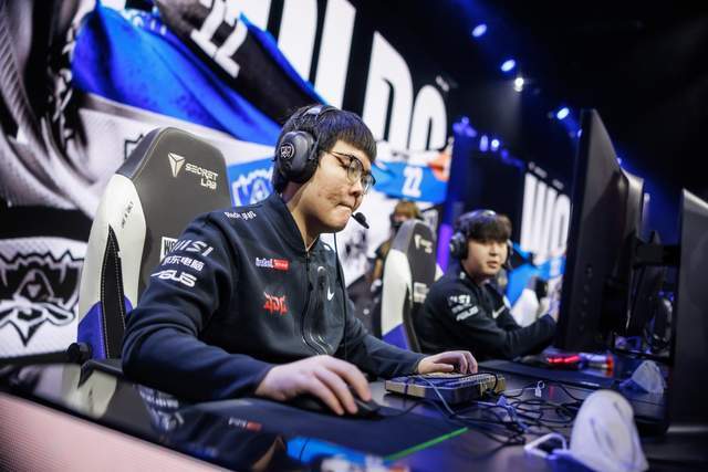 S12单杀榜出炉，JDG上单369排第二，赢Zeus就是世界第一上单？