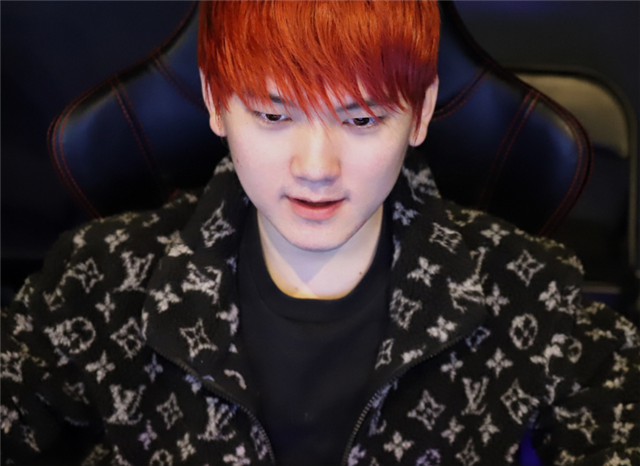 TES还在用顶薪ad合同留阿水？知情人：RNG下野两位选手已成自由人