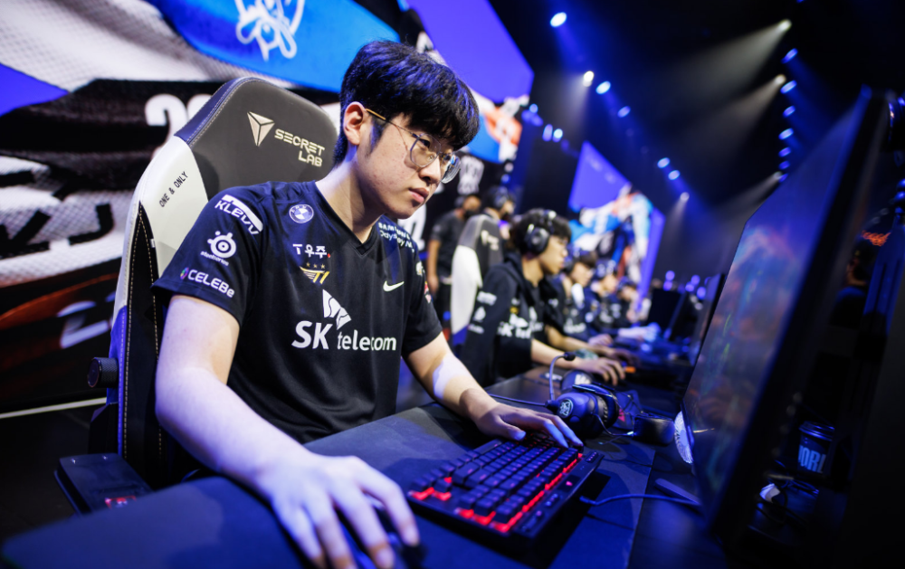 差距！米勒感慨04年的Zeus很夸张，LPL没有这样的选手