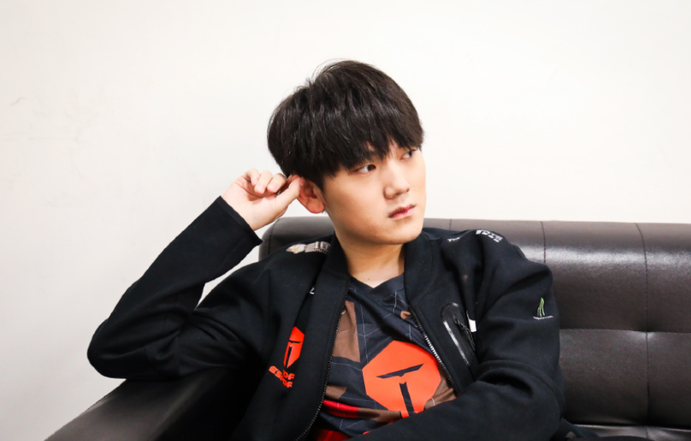 2位知情人同时爆料：JKL已经和TES续约！BLG准备斥巨资买人