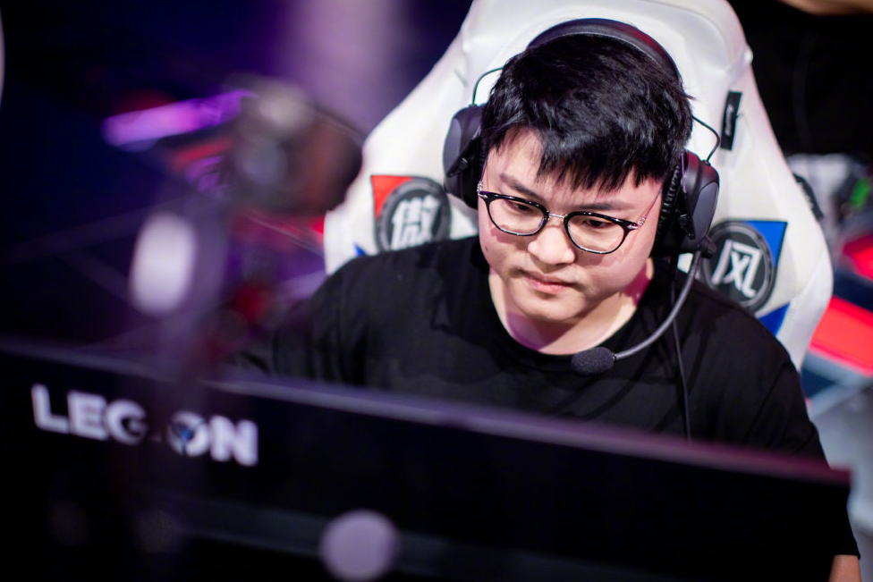 想念Uzi！JDG被淘汰后，WE草莓发文：想Uzi了，JDG下路被点菜