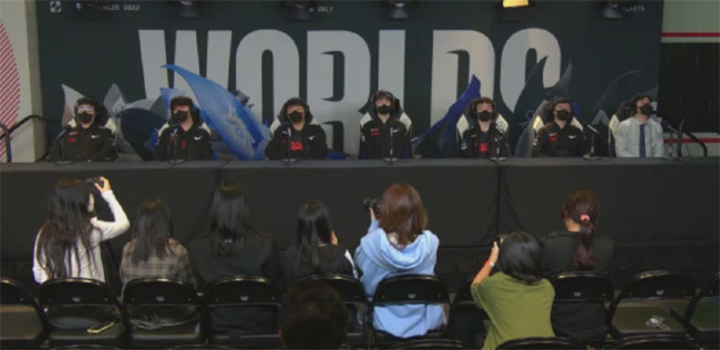 JDG赛后群访-Yagao：后面几局被Faker“教育”了