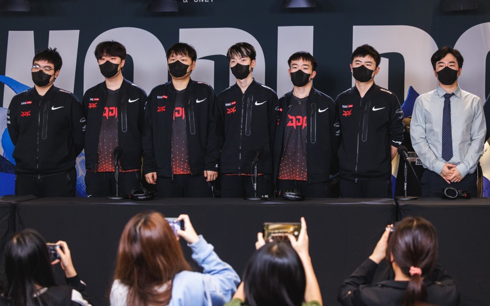 JDG无缘S12决赛，主教练：不要觉得低人一等