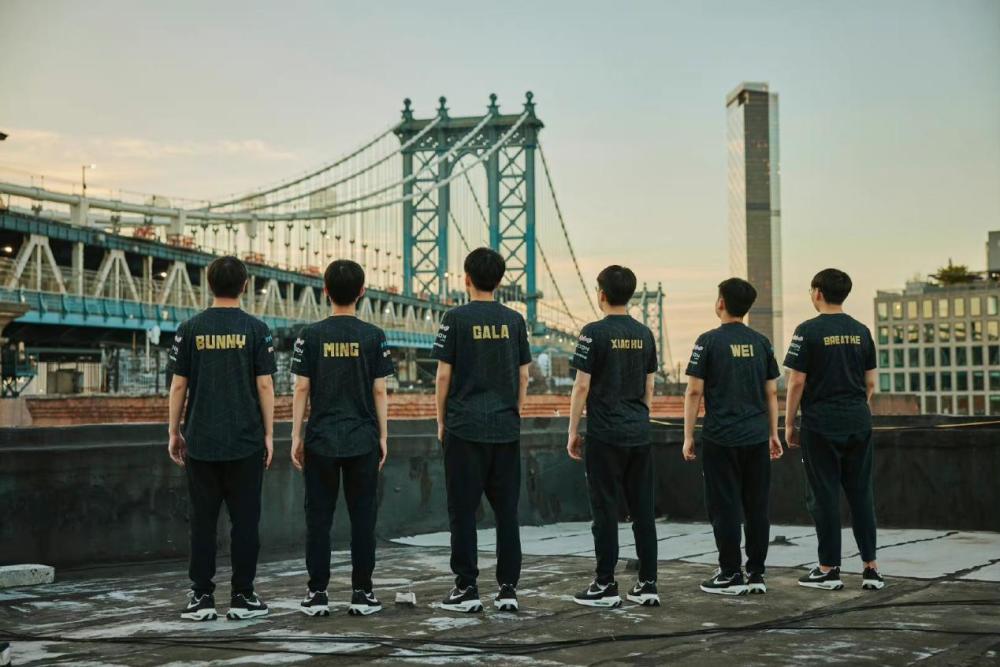 RNG可能真要没了，小虎没续约，全队将只剩呼吸哥一人没法跑路