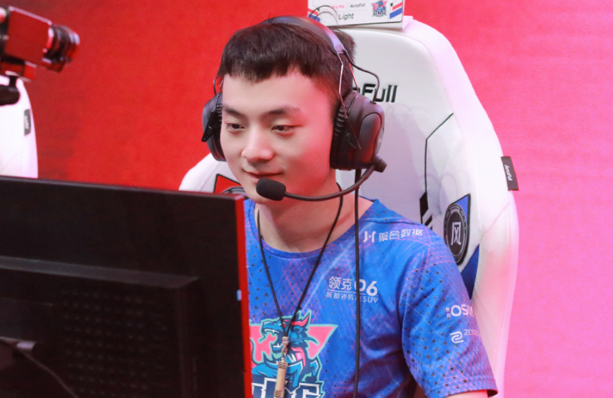 前V5教练爆料：BLG和LNG在抢灯皇！宝蓝试训结果挺好，UP有意向