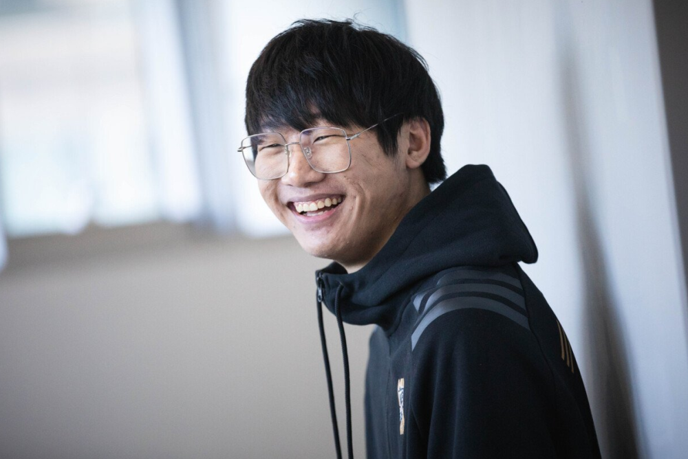 Ning和宝蓝年薪仅200万？前V5教练爆料：2人愿意自降身价打比赛