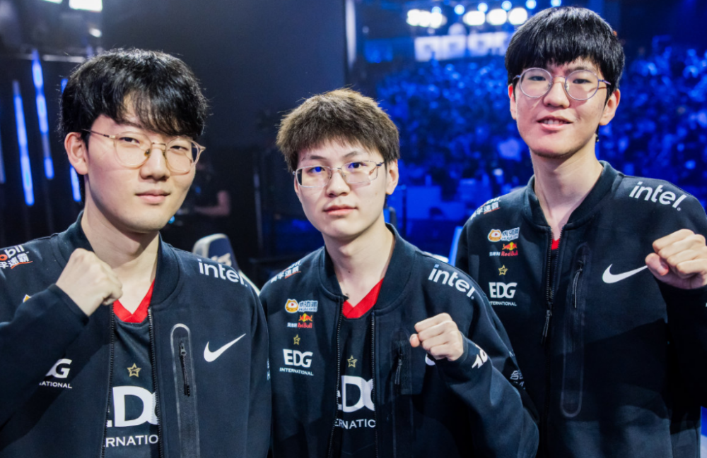 迎接LPL转会期，Viper恢复训练，前IG冠军辅助存在感飙升