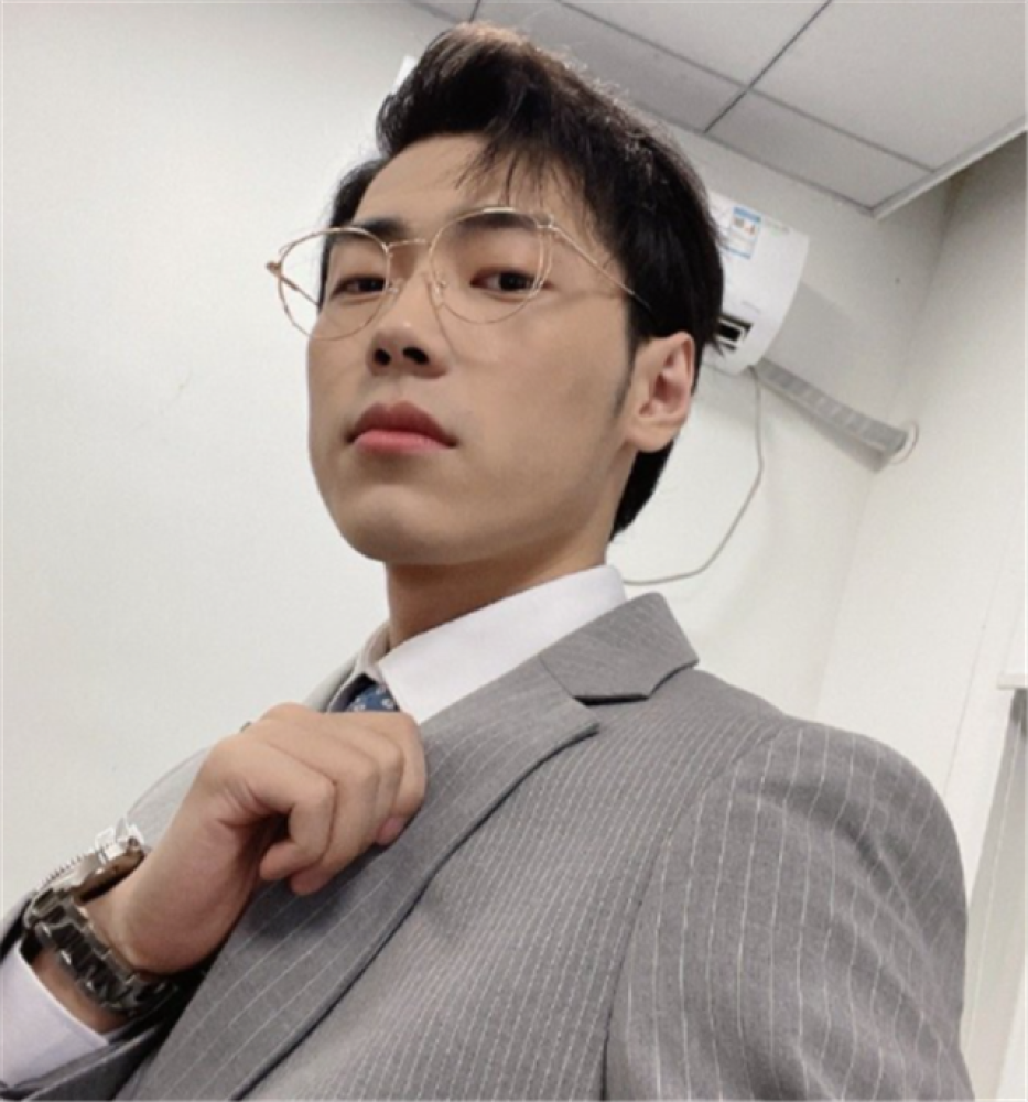 LPL解说杯开启在即，众人却被开盒，赵俊日追出门对方直接跑掉了